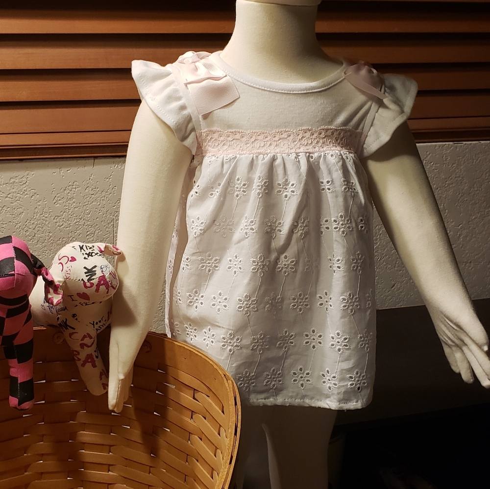 Nicole Miller baby girl set 3-6 months